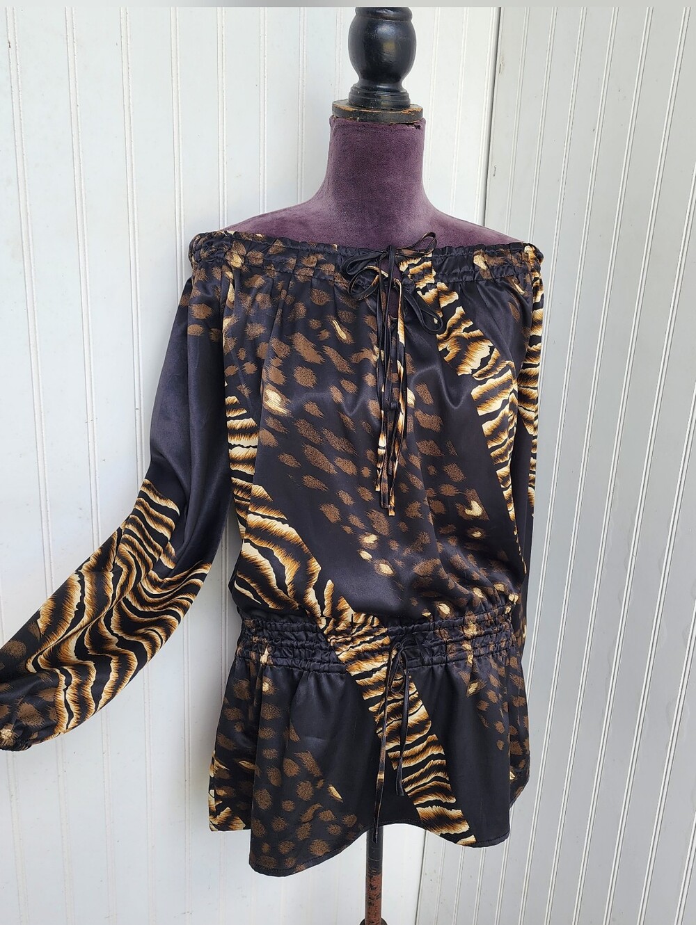 Kaelyn-Max Women's Satin Black Brown Animal Blouse Tunic Statement Top Sz L